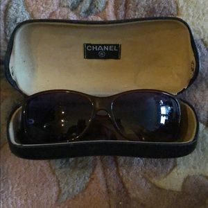Authentic Chanel Sunglasses 🕶 & Case